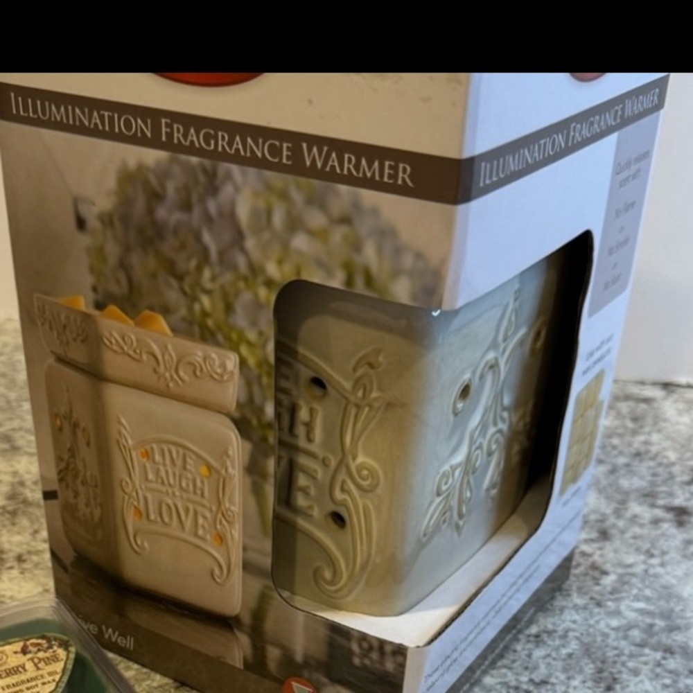 Candle Wax warmer. Live love laugh. New in box come with instructions